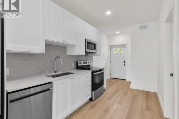 4pc Bathroom - 5-1702 Centennial Street, Whitehorse, YT Y1A0Z4 Photo 4