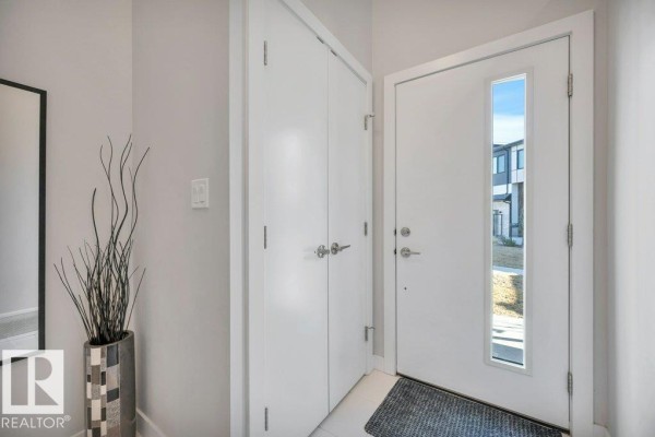 Kitchen - #5 1729 Keene Cr Sw, Edmonton, AB T6W4B6 Photo 3