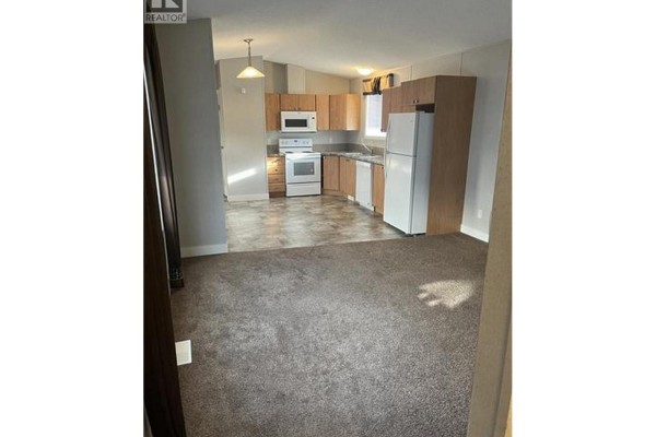 Kitchen - 5 2271 Farrell Street, Prince George, BC V2L1A4 Photo 2