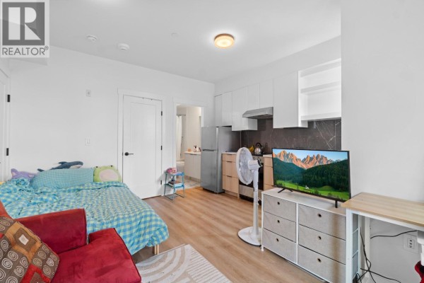 5 237 Ridgeway Avenue, North Vancouver, BC V7L0H6 Photo 4