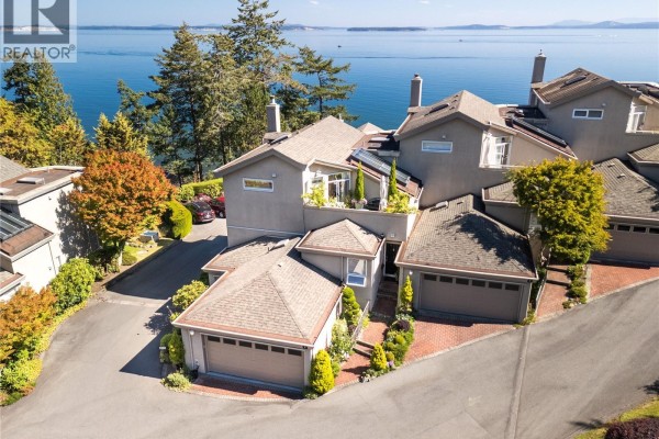 Balcony - 5 4771 Cordova Bay Rd, Saanich, BC V8Y2J7 Photo 3