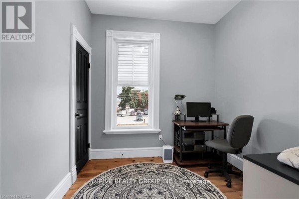 5 869 Dundas Street, London East, ON, photo 2