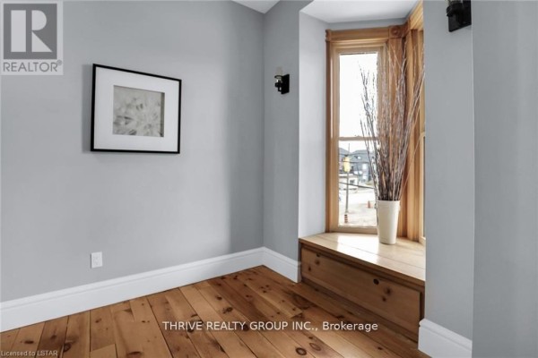 5 869 Dundas Street, London East, ON, photo 3