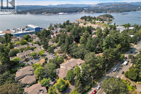 5 909 Admirals Rd, Esquimalt, BC, photo 2