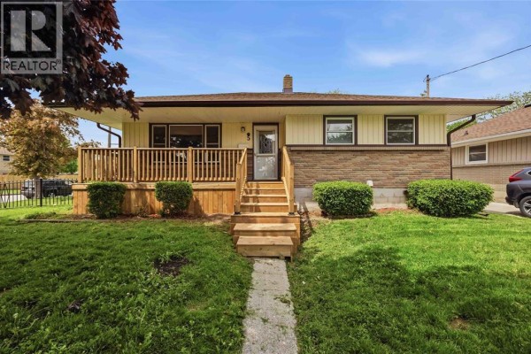 5 Aberdeen Avenue, Sarnia, ON, photo 2