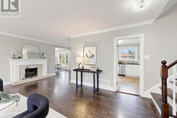 Dining room - 5 Alderdale Court, Toronto, ON M3B2H8 Photo 4