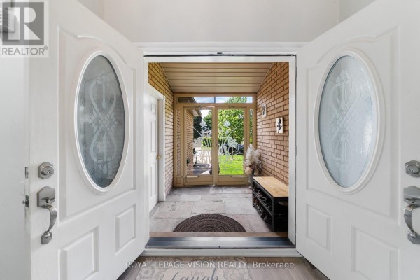 5 Anson Avenue, Toronto, ON M1M1X2 Photo 4