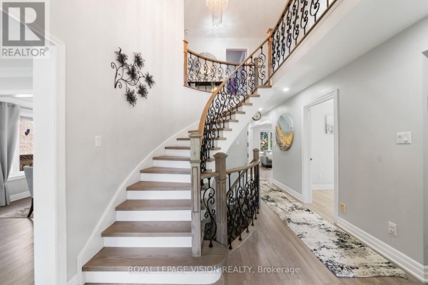 5 Anson Avenue, Toronto, ON M1M1X2 Photo 5