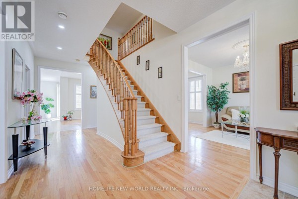 Great room - 5 Bonheur Road, Markham, ON L6C0A4 Photo 5