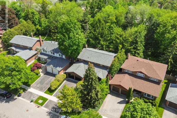 5 Canterbury Crescent, Toronto, ON, photo 3
