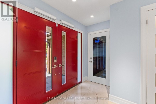 Kitchen - 5 Canterbury Crescent, Toronto, ON M9A5A4 Photo 4