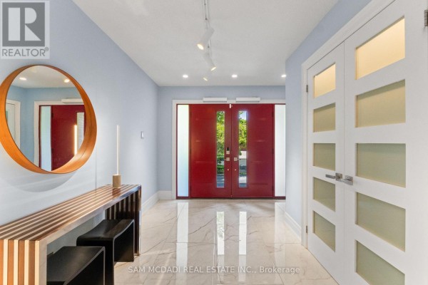 Dining room - 5 Canterbury Crescent, Toronto, ON M9A5A4 Photo 5