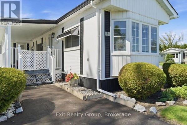 5 Chapel Boulevard, Quinte West, ON, photo 2