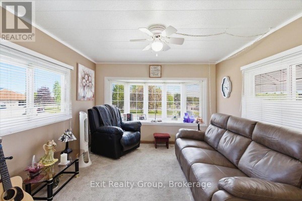 5 Chapel Boulevard, Quinte West, ON, photo 3
