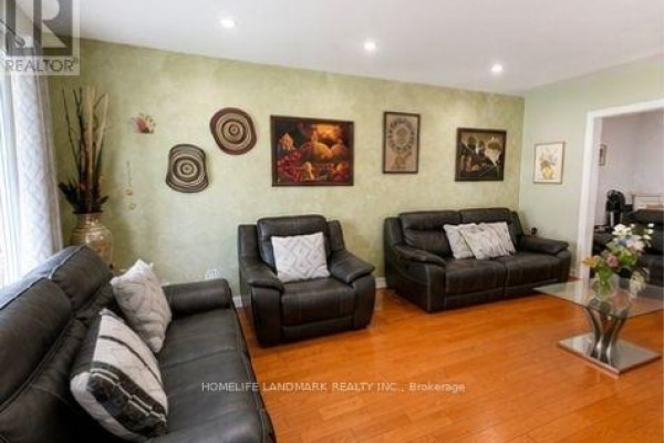5 Collingsbrook Boulevard, Toronto, ON, photo 2
