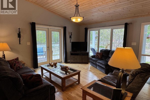 Bedroom - 5 Cottonwood Road, Beaverdell, BC V0H1A0 Photo 3