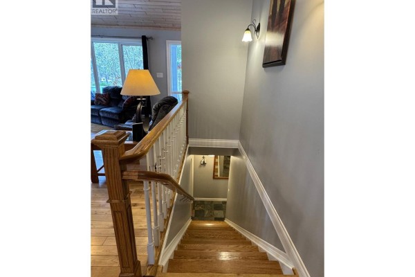 Full bathroom - 5 Cottonwood Road, Beaverdell, BC V0H1A0 Photo 5