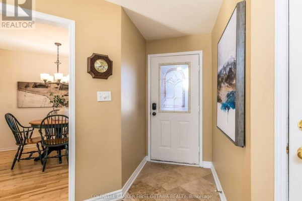 Dining room - 5 Crossing Bridge Court, Ottawa, ON K2S1S2 Photo 5