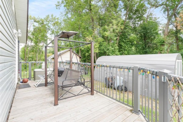 Kitchen - 5 Drabyk Road, Lac Du Bonnet, MB R0E1A0 Photo 4