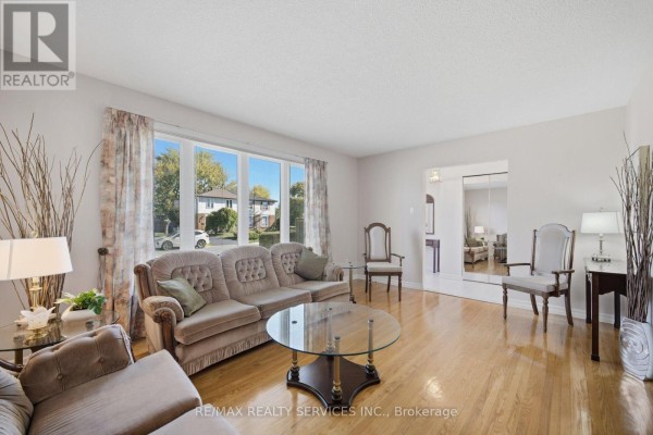 Dining room - 5 Drake Boulevard, Brampton, ON L6T3K7 Photo 2