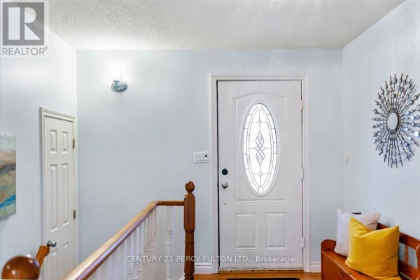Dining room - 5 Durham Street, Clarington, ON L1C1H4 Photo 4