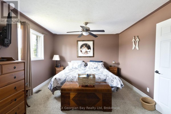 5 Easton Avenue, Tay, ON, photo 2