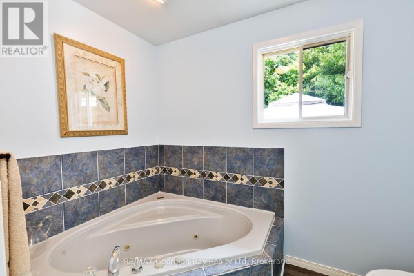 5 Easton Avenue, Tay, ON, photo 3