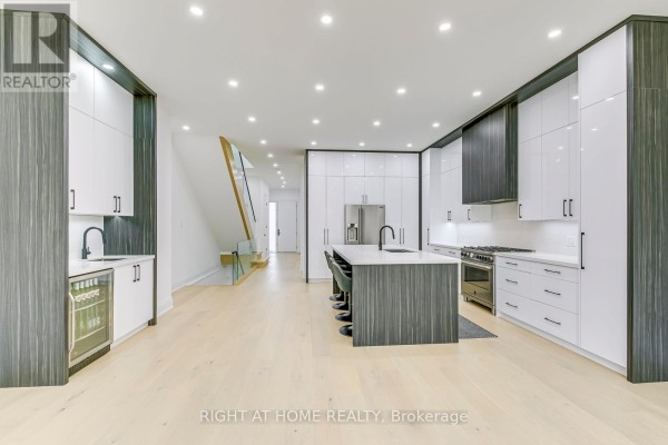 5 Enfield Avenue, Toronto, ON M8W1T6 Photo 4