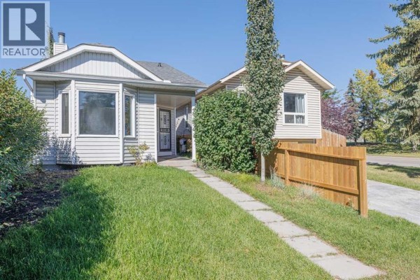 Kitchen - 5 Erin Grove Place Se, Calgary, AB T2B3A4 Photo 2