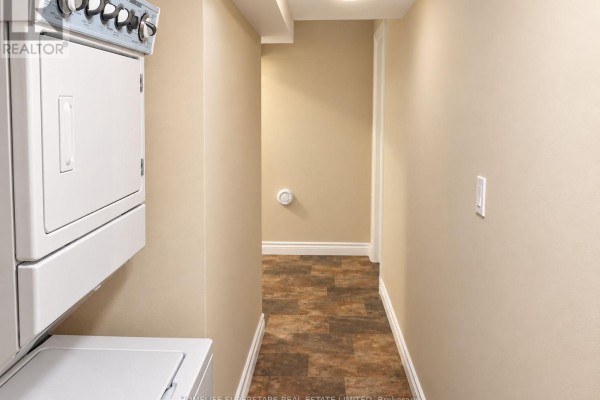 Kitchen - 5 Galbraith Street, St  Catharines, ON L2S1G2 Photo 5