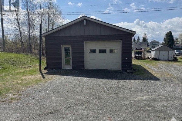 Bath (# pieces 1-6) - 5 Gallant Street, Saint Quentin, NB E8A2N5 Photo 2