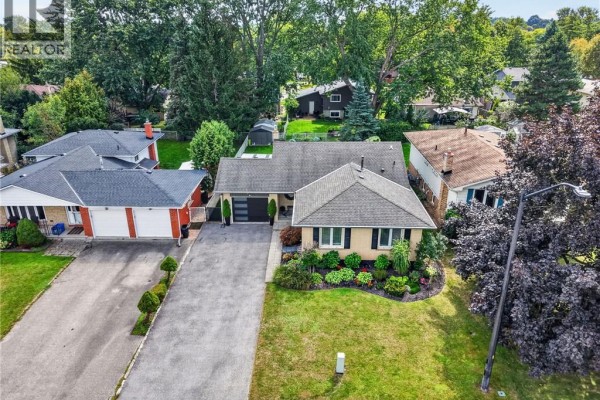 4pc Bathroom - 5 Hidden Court, Brantford, ON N3R6P4 Photo 2