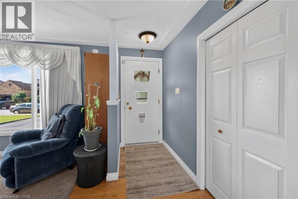 Recreation room - 5 Kentley Drive, Hamilton, ON L8H2R6 Photo 5