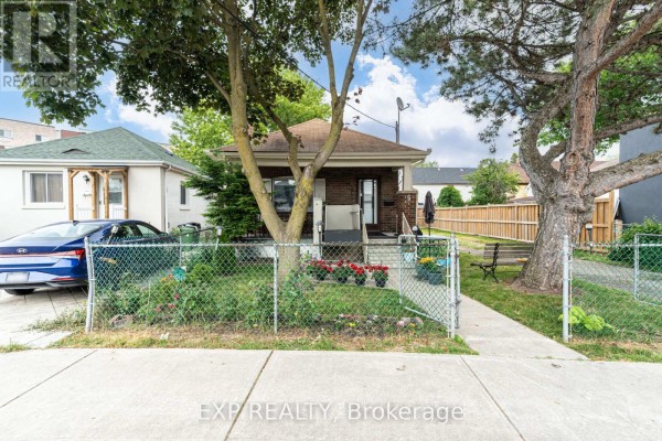 5 Laxis Avenue, Toronto, ON, photo 2