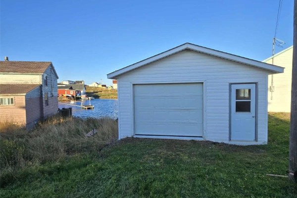 Porch - 5 Little Harbour Road, Fogo Island, NL A0G2B0 Photo 5