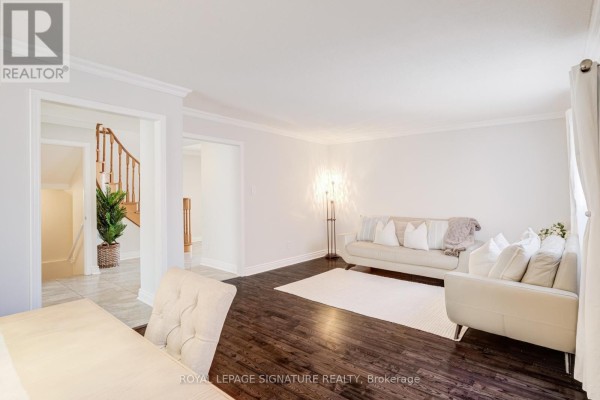 Family room - 5 Longhouse Street, Vaughan, ON L4L4Z3 Photo 5