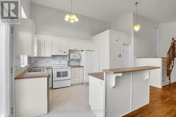 Kitchen - 5 Maple Park Private, Ottawa, ON K1T4A6 Photo 5