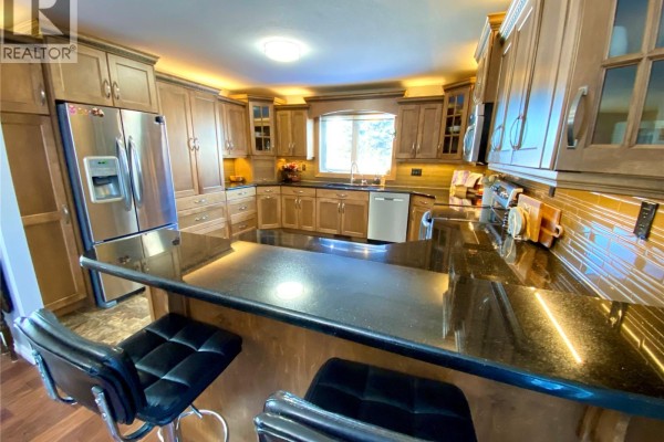 Dining room - 5 Marquis Crescent N, Yorkton, SK S3N3L5 Photo 2