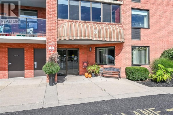 Foyer - 5 Mill Pond Court Unit# 202, Simcoe, ON N3Y5J6 Photo 3