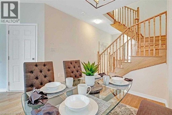 5 Munro Circle, Brantford, ON, photo 3