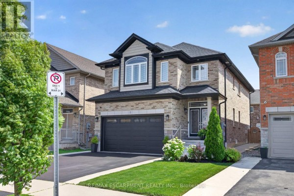5 Narbonne Crescent, Hamilton, ON, photo 3