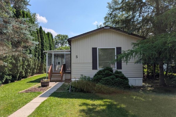 5 Nature Drive, Ste Anne