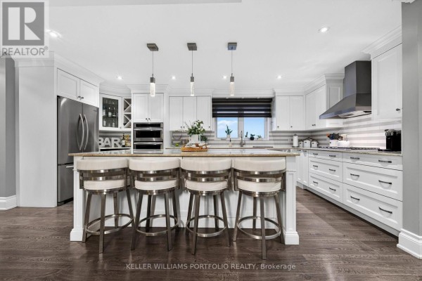 5 Northampton Drive, Toronto, ON, photo 2