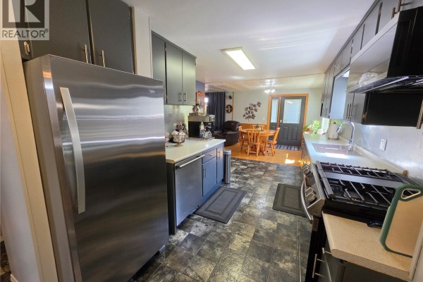 Living room - 5 Olson Avenue, Meadow Lake Rm No 588, SK S0M2M0 Photo 4