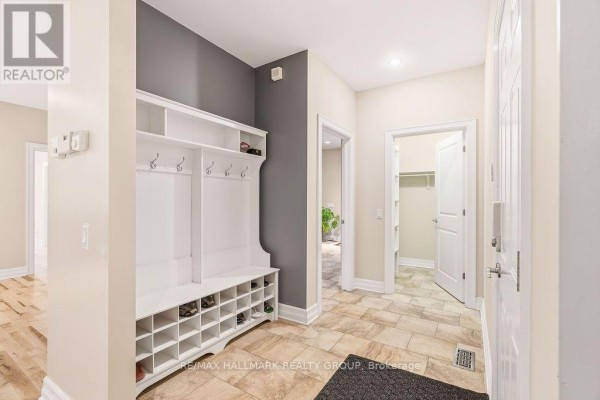 Bedroom 4 - 5 Oriole Drive, Ottawa, ON K1J7E8 Photo 5