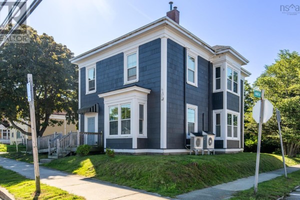 5 Parade Street, Yarmouth, NS, photo 2