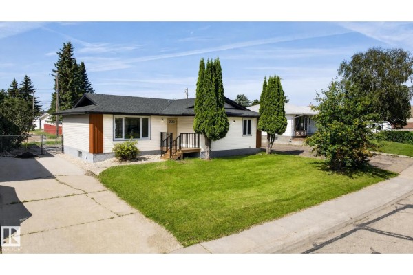 Kitchen - 5 Peace River Dr, Devon, AB T9G1N3 Photo 3