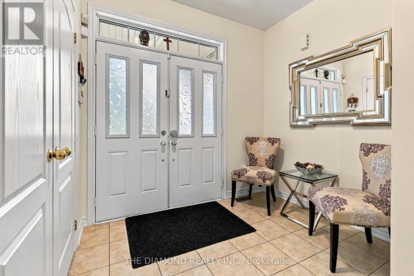 Family room - 5 Penelope Street, Brampton, ON L6P3H7 Photo 5