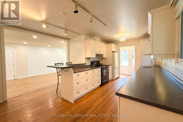 5 Pepler Place, Barrie, ON L4N5E3 Photo 3