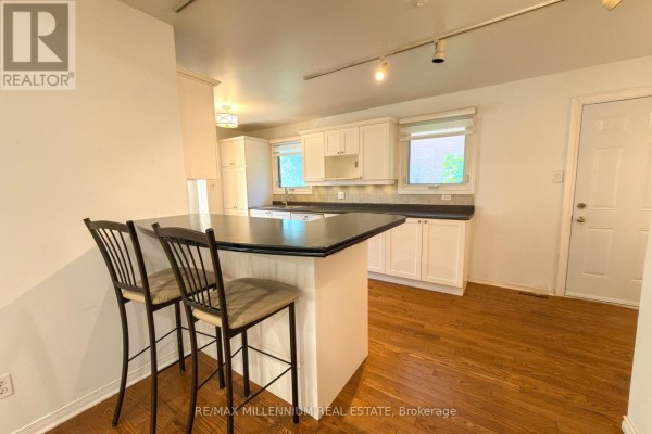 5 Pepler Place, Barrie, ON L4N5E3 Photo 5